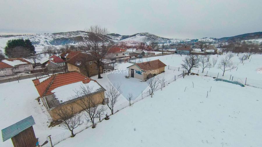 Casă cu livadă, 4 camere din cărămidă, de vânzare în zona Bratca-Damiș - 29