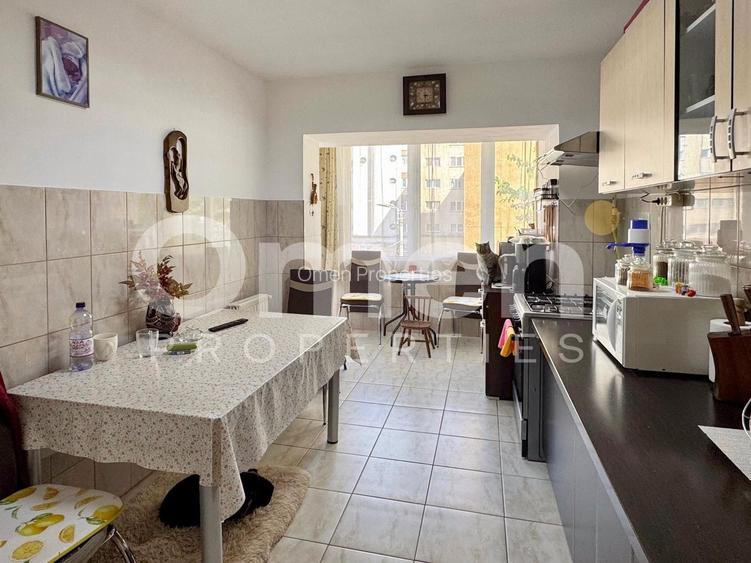 Apartament 3 camere de vânzare | etaj 2 | Bulevardul Traian - 6