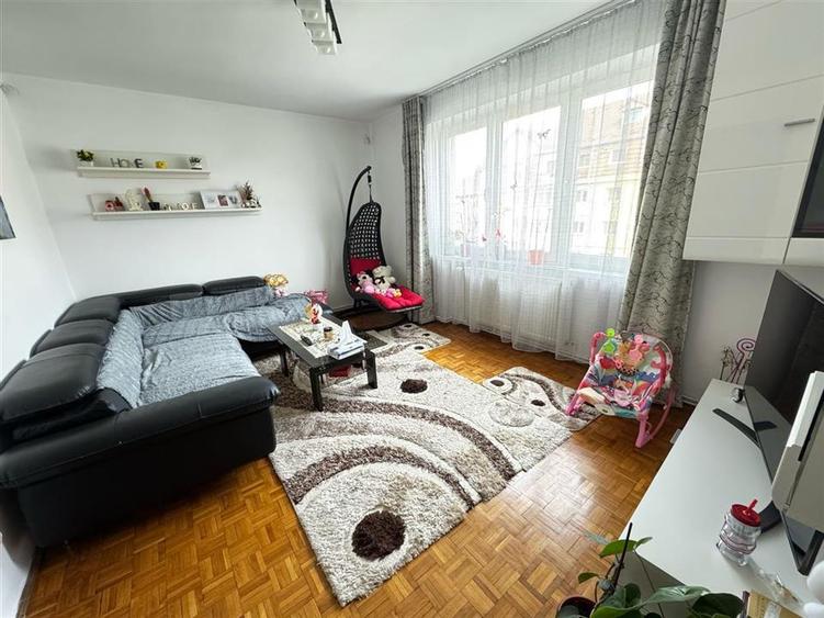 Apartament modern 2 camere si balcon zona Terezian