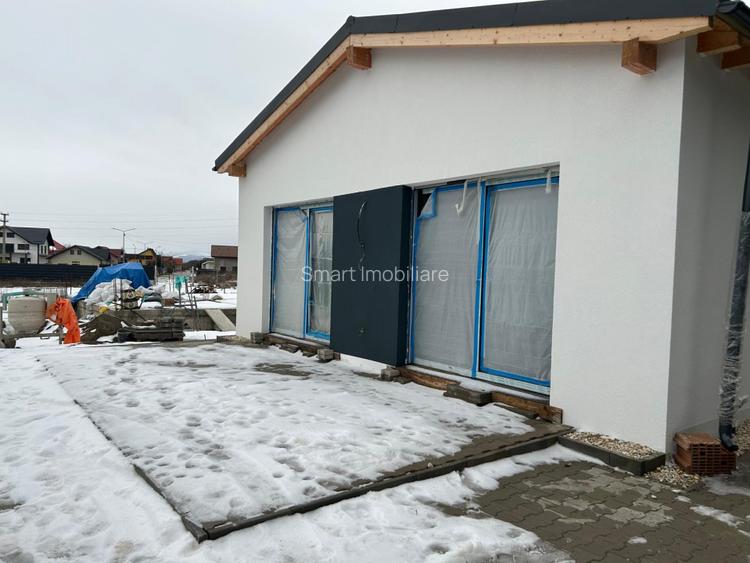 Casă modernă, parter, la cheie – în inima Tărlungenilor • Teren 511 mp - 15
