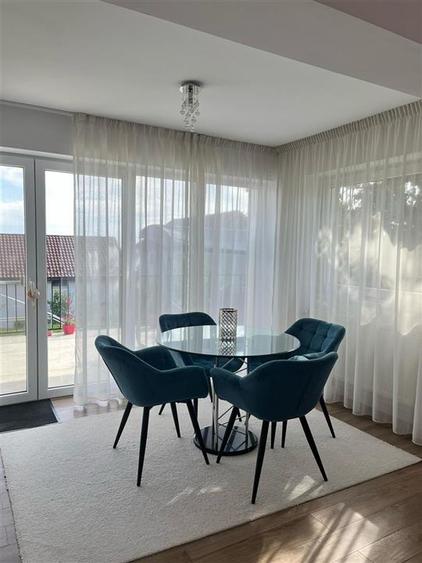 Casa cu 4 camere si garaj