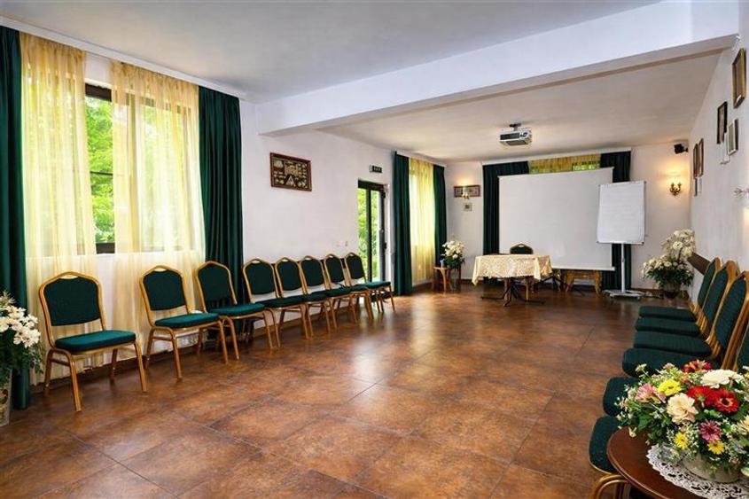In cartea de povesti a Pietrei Craiului, ansamblu turistic in circuit,Plaiul Foi
