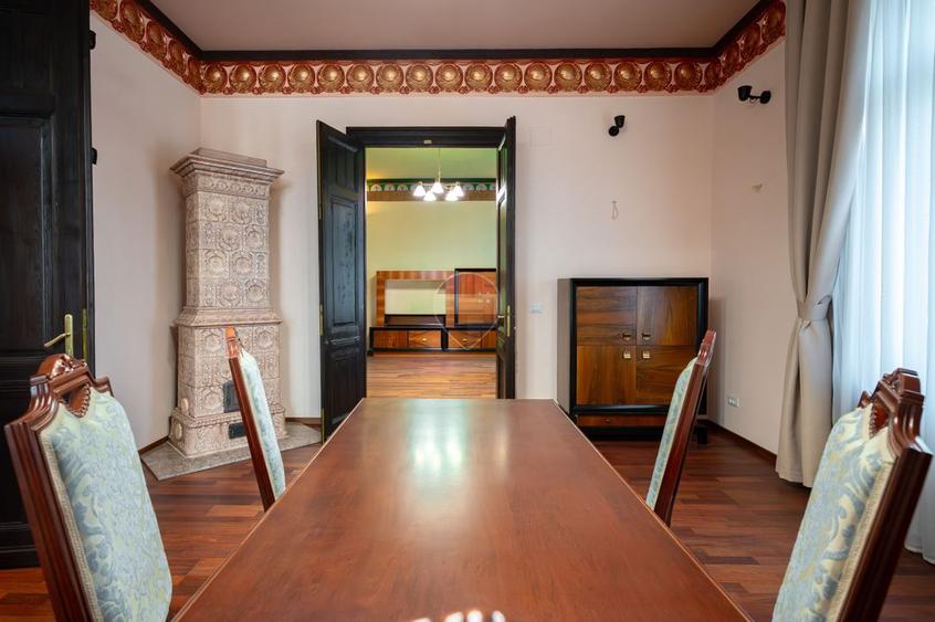 Apartament cu 3 camere de vânzare în zona Centrul Istoric