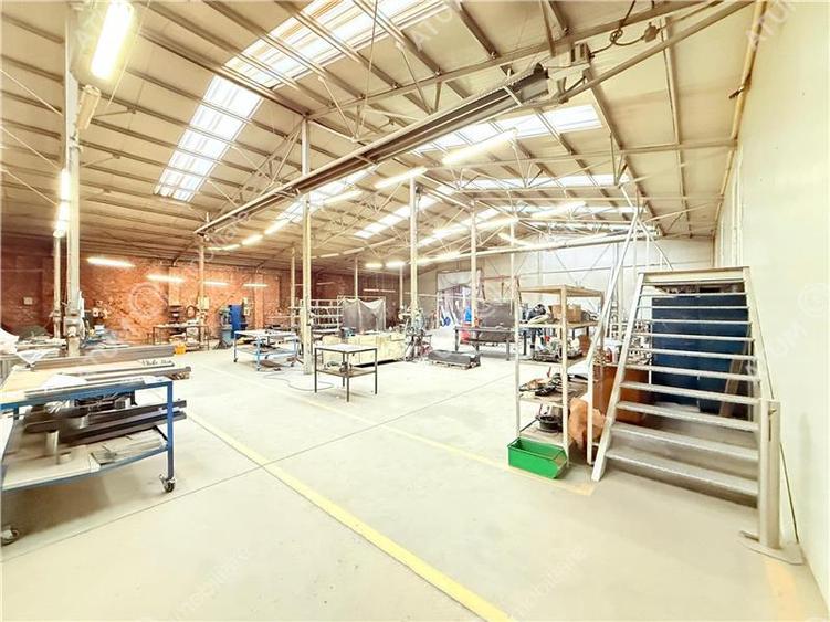 Hala industriala 1175 mp utili de vanzare in Cisnadie