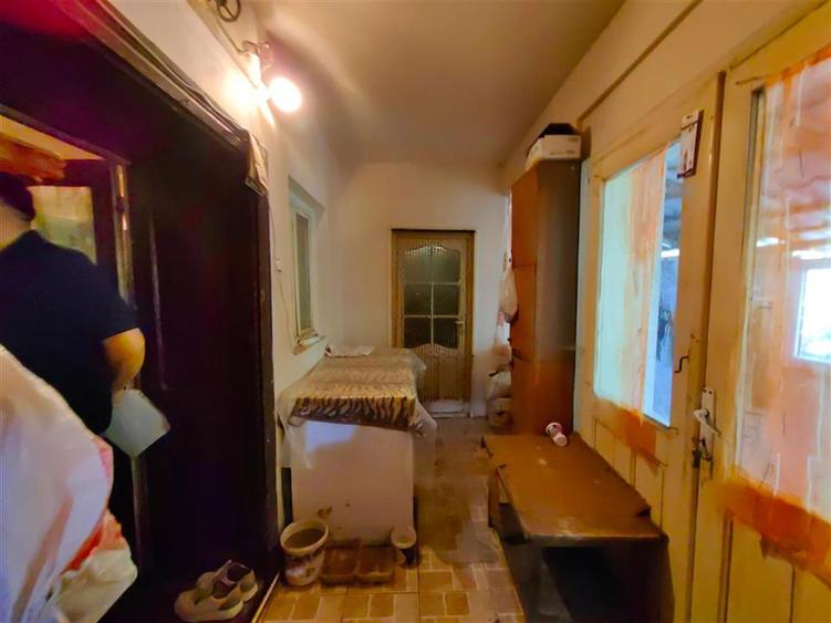 Casa cu 2 camere si anexe in Simand cu teren de 1465 mp