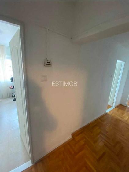 Vand apartament 2 camere decomandat zona Centrul Civic - 4