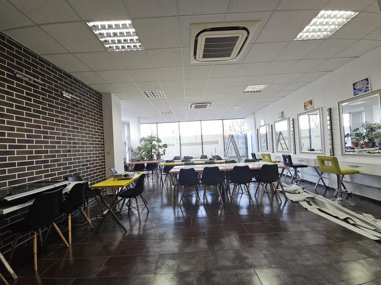 Vând spațiu comercial sau de birouri 200 mp