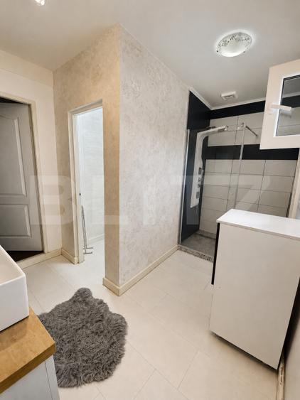 Afacere cu imobil de vânzare – spațiu comercial, apartamente și restaurant