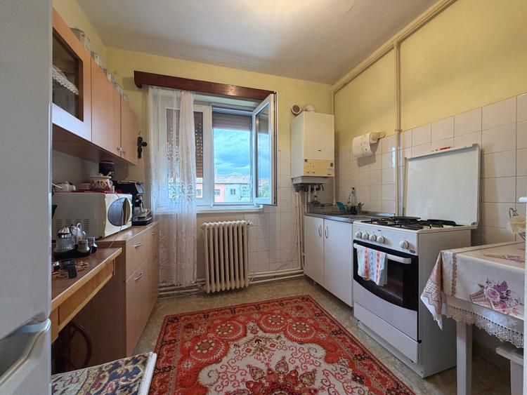 Apartament cu 2 camere, 52 mp utili + balcon 3 mp - CETATE