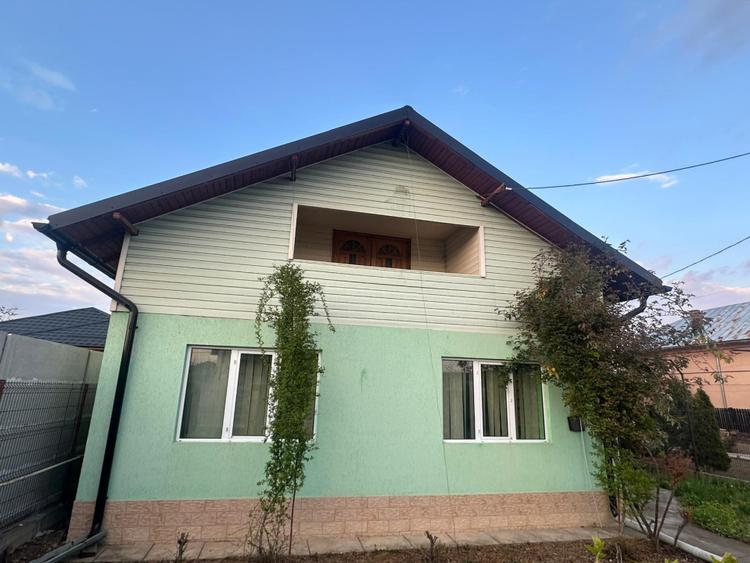 Casa 4 camere, 148 mp, teren 1.105 mp, parter, 2 intrari, zona Strejnicu