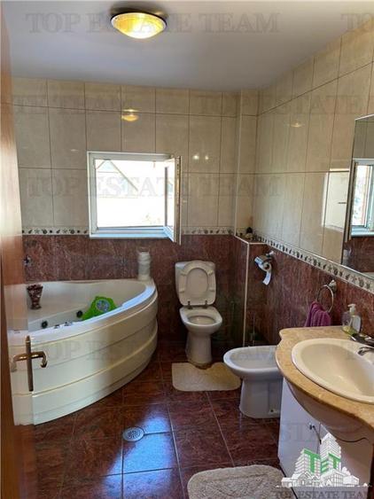 Vila de exceptie 6 camere 450 mp utili, 1000 mp teren, piscina Rosu-Padure