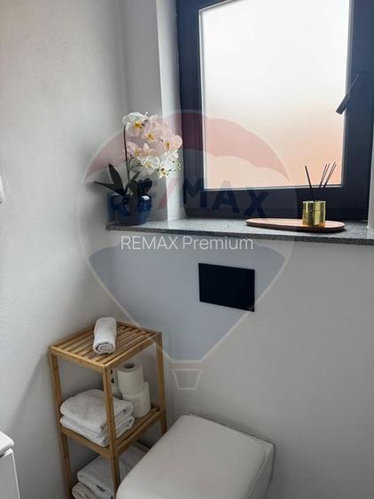 Inchiriez apartament la casa cu curte proprie - Zona Paris - 14