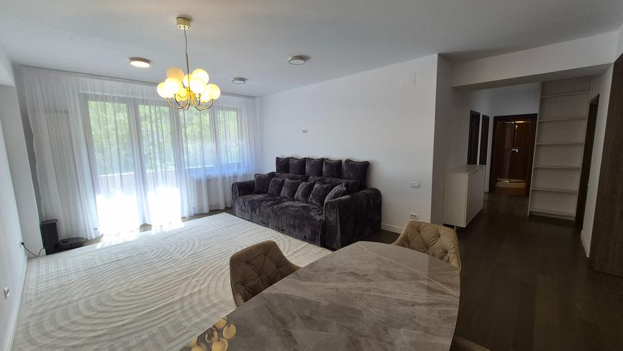 APARTAMENT 3 CAMERE LUX