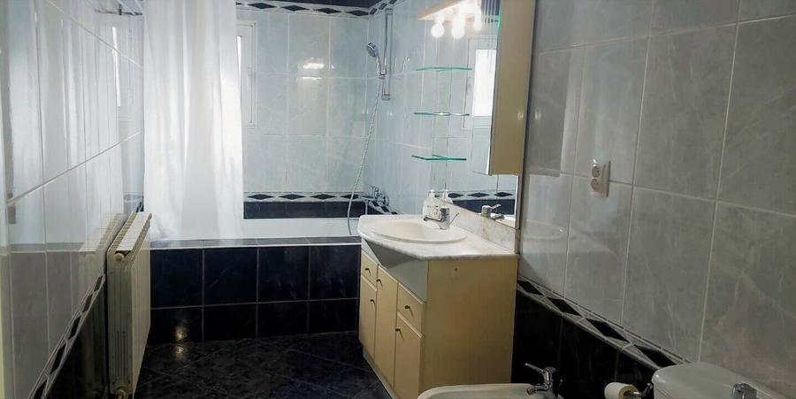 BANEASA, 3 camere in vila, mobilat, parcare in curte