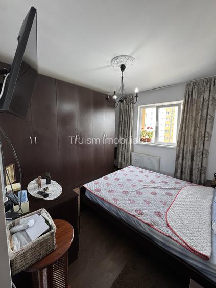 Apartament 2 camere, etaj 6/8, Malu Rosu - 12