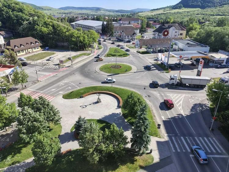 Apartament 3 camere / 3 szobás lakás complet utilat și mobilat / Teljesen bútoro