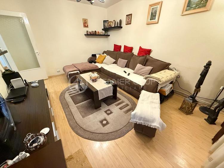 Etaj 2! Apartament 4 camere 2 băi, Tatarasi, decomandat