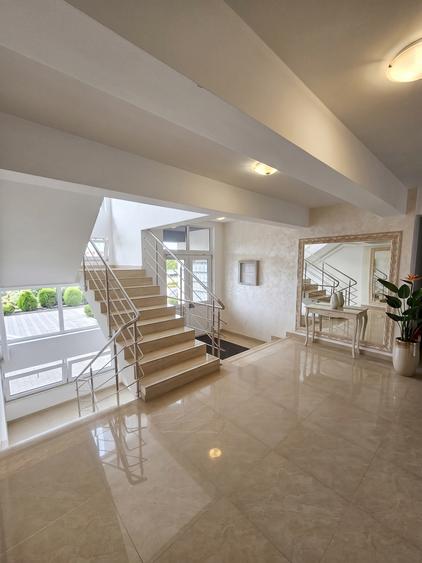 Garsonieră de închiriat – 35 mp | Parcare inclusă | Zona Cosmopolis – Mark Twain
