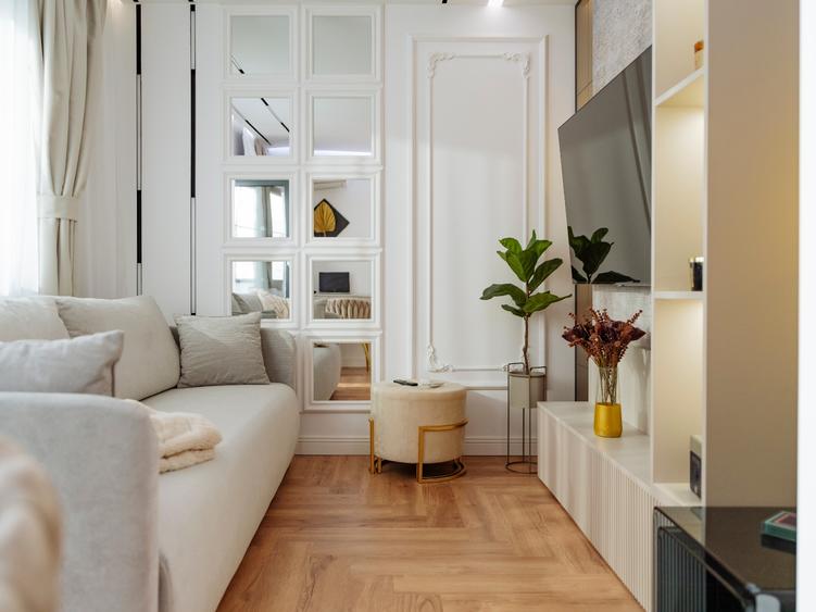 Decebal-3/4-renovata integral lux, mobilata + utilata modern, TV, 135000€