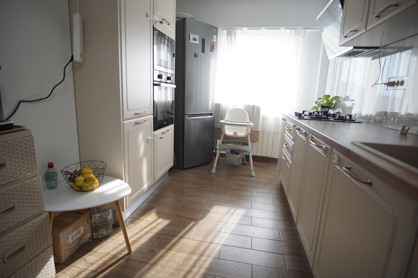 Unirii Mircea Voda Apartament la Cheie 2 balcoane 2 bai 80 mp