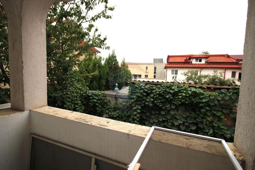 Vila de vanzare S+P+1+M Drumul Taberei Bucuresti