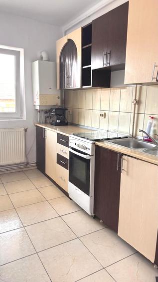 Apartament 3 camere 70mp zona Spital 60.000eur neg