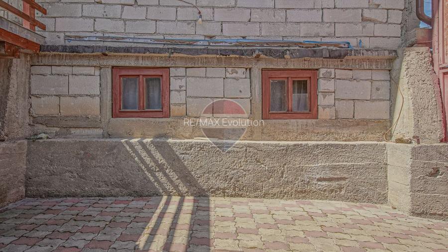 PURCARENI – 2 CASE , MULTIPLE POSIBILITATI | 533 mp | 0% comision