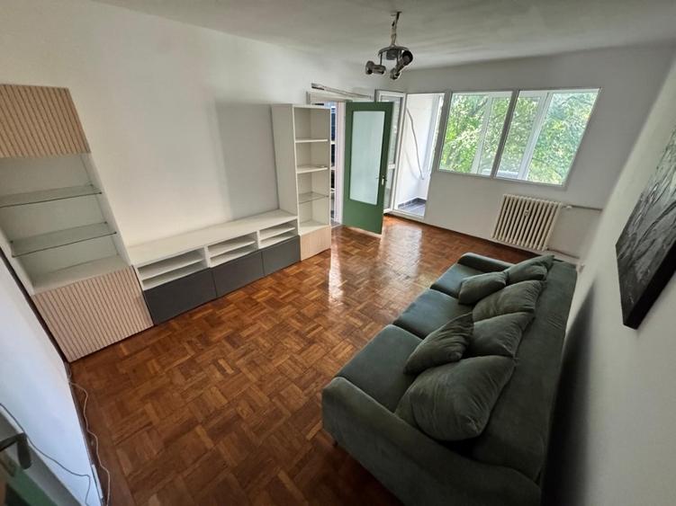 Direct Proprietar | 3 camere | 61m patrati | 1 minut de METROU | LOC DE PARCARE