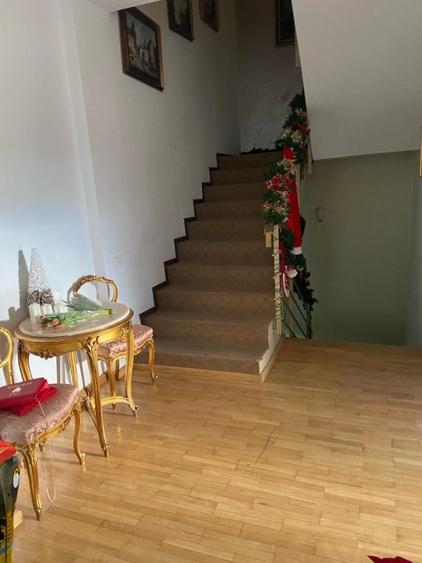 Resedinta deosebita,constr 2012,parc Carol 10min,7 camere,7 bai,2 locuri parcare