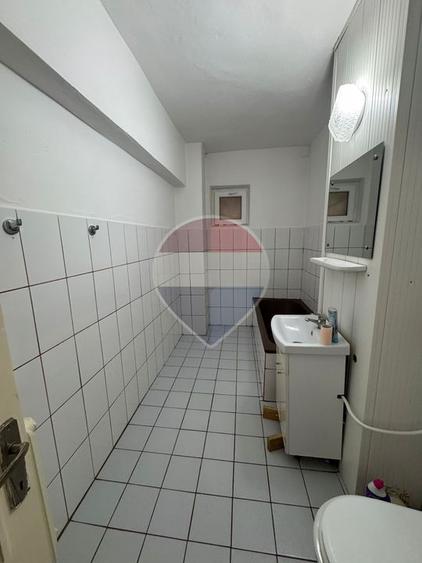Apartament cu 3 camere in zona sud