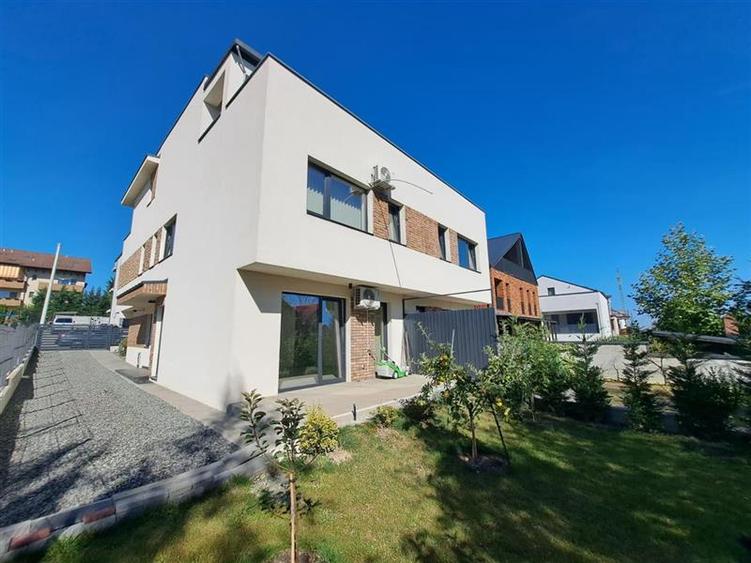 Casa tip Duplex, 180 mp utili, situata in cartierul Europa!
