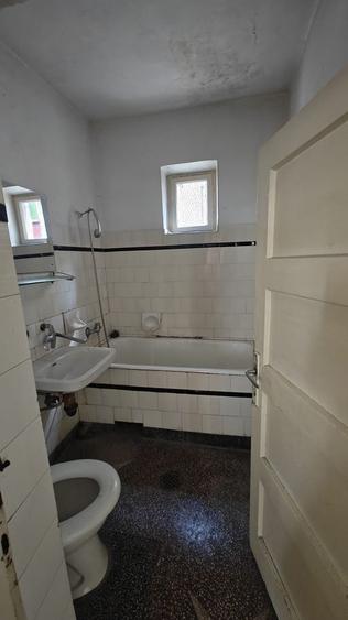 Casa cu teren de 380 mp, front la doua strazi, Gruia