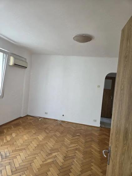 Vanzare apartament 2 camere Dristor- Piata Ramnicu Sarat