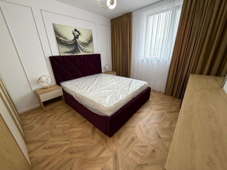 Proprietar, inchiriez  termen lung Apartament 4 camere complet utilat - 12