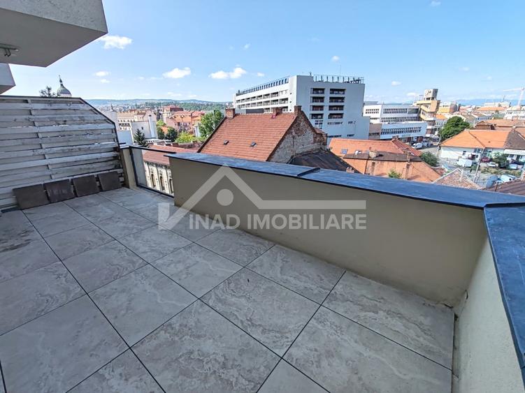 Apartament cu 3 camere, 2, bai, balcon si terasa, Strada Constanta