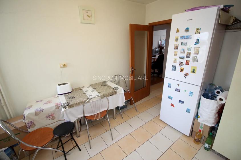 3 camere de 85 mp, cu centrală termică proprie, metrou Crângași la  10 minute - 8