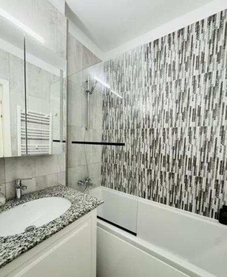 2camere-55mp- decomandata-centrala proprie-metrou