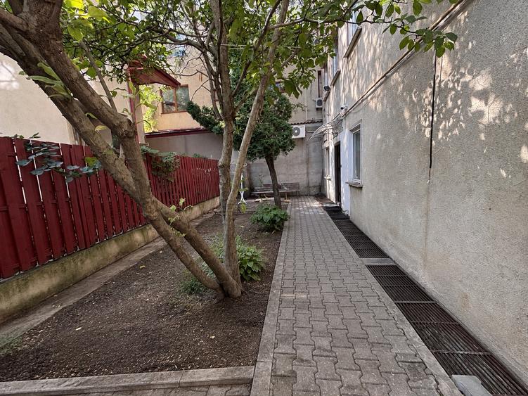 Vilă P+1/ 1 Mai/ Domenii/ Sediu firmă / 3 parcări/ Proaspăt renovată