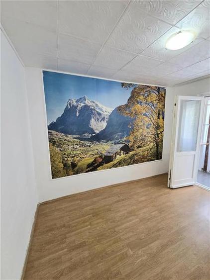 Apartament 3 Camere, Semidecomandat, zona Badea Cartan