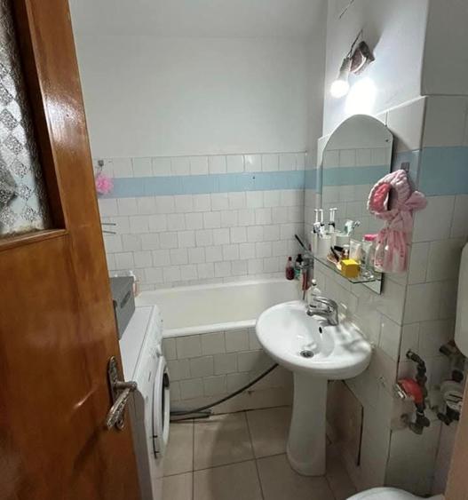 2 camere 64 mp metrou 1 Decembrie