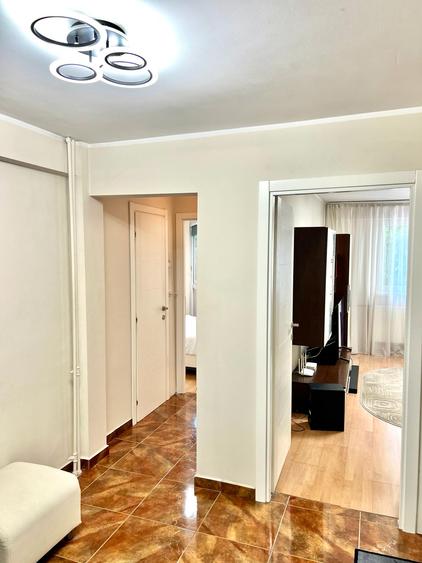 Tei : Apartament cu 4 camere , luminos, la cativa pasi de lac si parcul Tei !