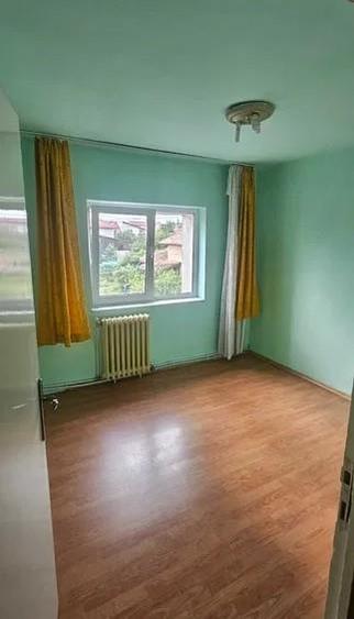 Vanzare apartament 4 camere decomandat zona Maramuresului Dambul Rotund, Cluj-Na