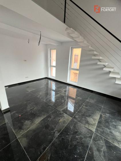OCAZIE - Penthouse 3 camere pe 2 nivele, in Giroc