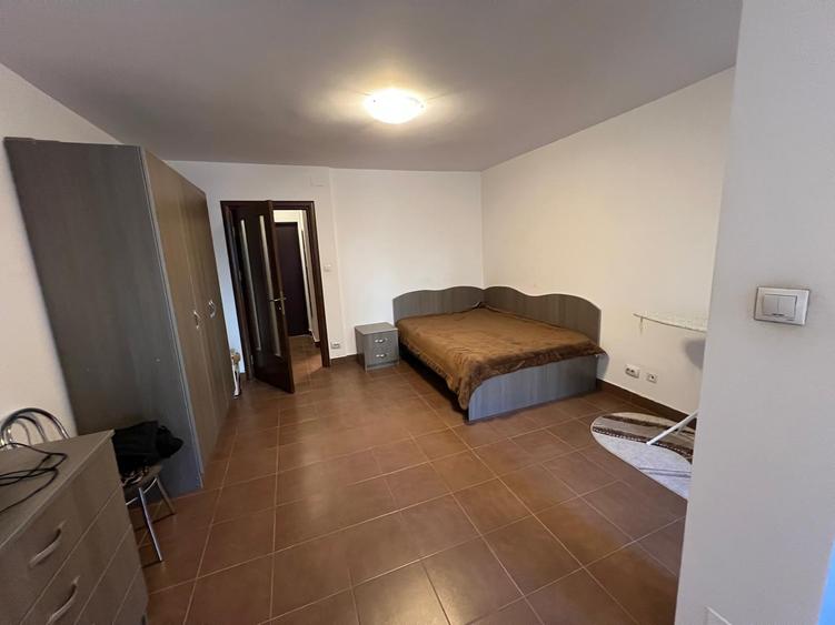 Str. Turda nr. 104 aproape de metrou Crangasi, acces spre Piata Presei
