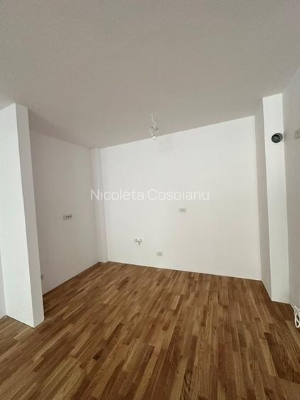 PROPIETAR apartament spatios 2 camere cu vedere deschisa catre piscina si Padure - 7