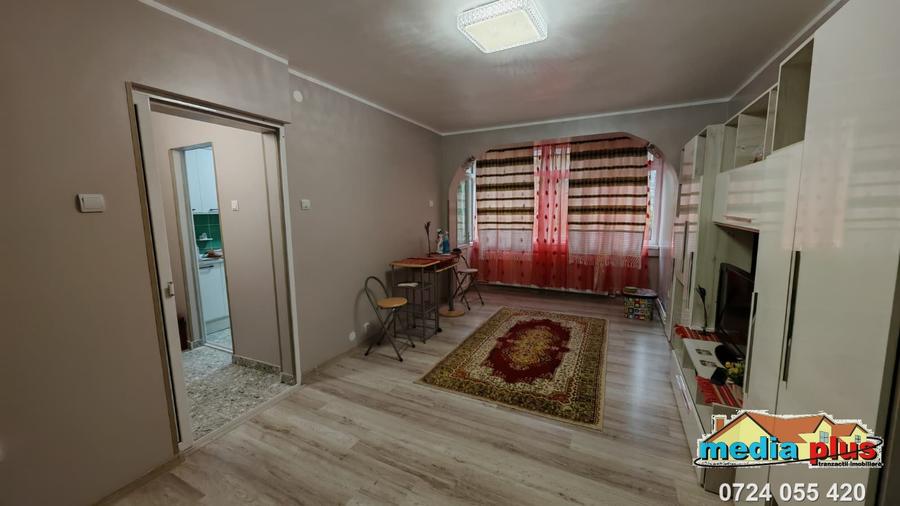Apartament 2 camere, Micro 16 – aproape de Piața Siret, complet mobilat