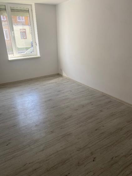 GARSONIERĂ RENOVATĂ DE VÂNZARE