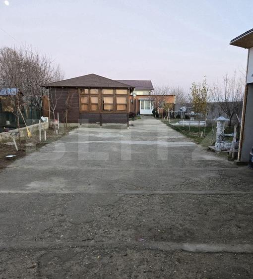 Casa parter 100 mp utili, teren 880 mp, toate utilitatile, Carcea
