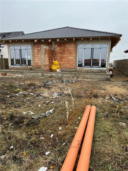 Duplex spatios - zona populata - toate utilitatile