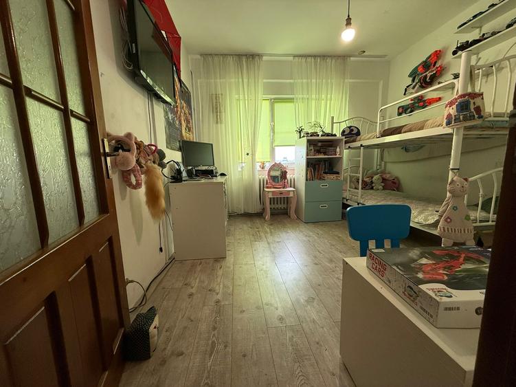 Apartament 3 camere de vanzare Mircea cel Batran